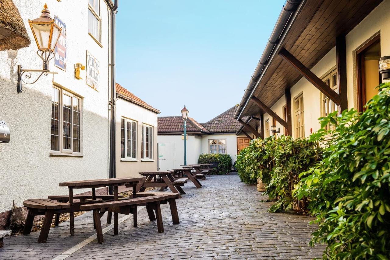 יאוביל The Half Moon Inn And Country Lodge מראה חיצוני תמונה