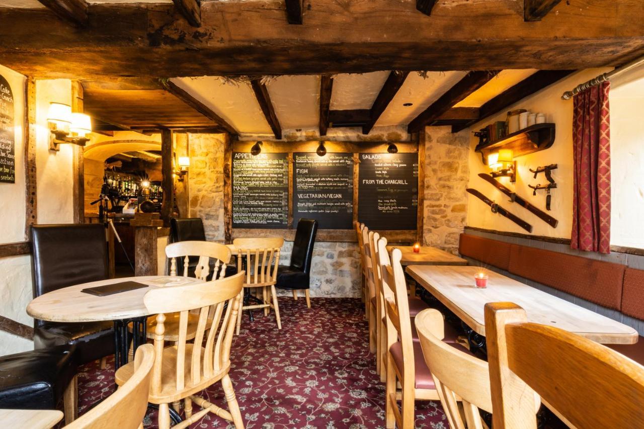 יאוביל The Half Moon Inn And Country Lodge מראה חיצוני תמונה