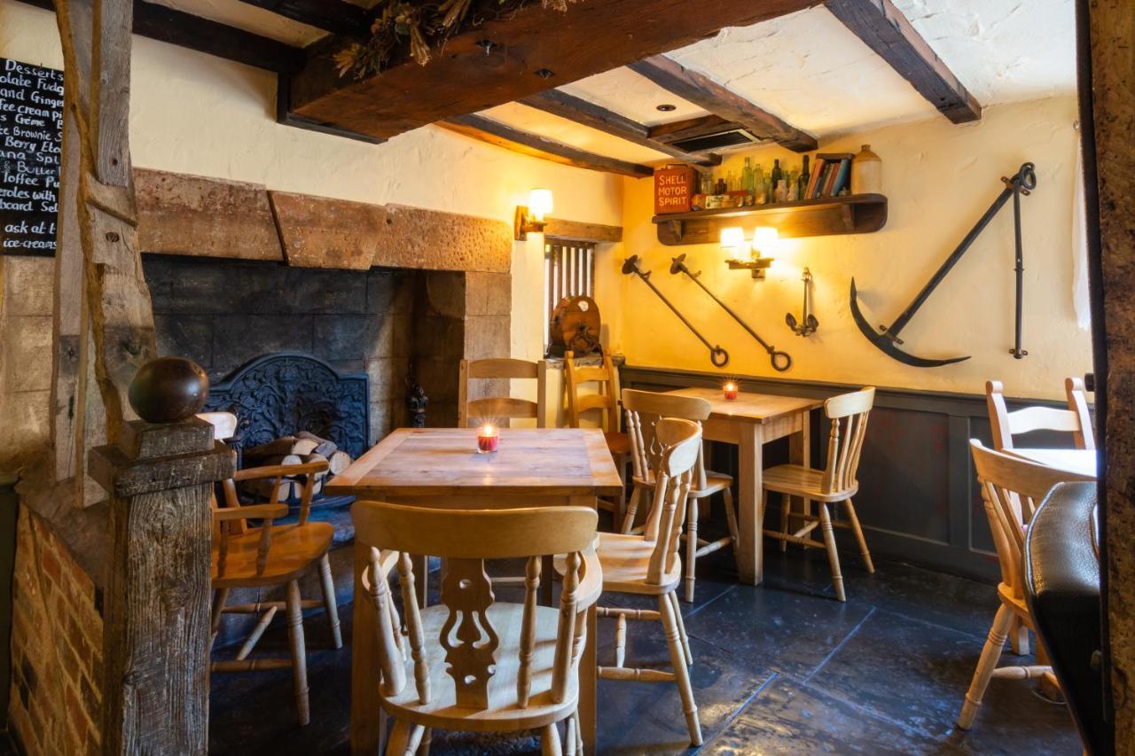 יאוביל The Half Moon Inn And Country Lodge מראה חיצוני תמונה